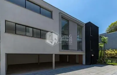 Casa em condomínio para venda com 4 quartos, sendo 4 suítes, 712m²
