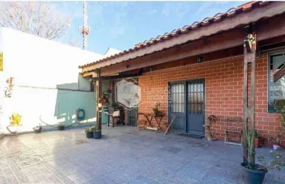 Sobrado à venda com 3 quartos , 5 banheiros e 3 vagas de garagem , bom para morar e excelente  para