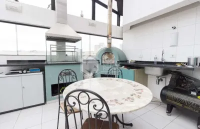 Cobertura à venda,198 m²  3 quartos,  4 banheiros e 3 vagas de  garagem com área externa com churra