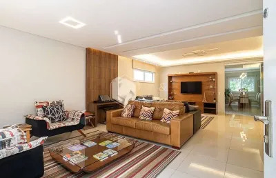 Casa em condomínio para venda com 4 quartos, sendo 2 suítes, 307m²