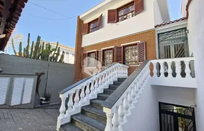 Sobrado para venda em água fria com 4 quartos, sendo 2 suítes, 210m²