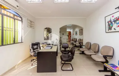 Casa tipo para venda em saúde com 5 quartos, sendo 1 suíte, 261m²