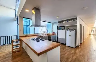 Casa tipo para venda em vila anglo brasileira com 6 quartos, sendo 1 suíte, 370m²