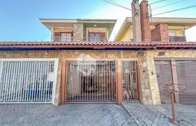 Sobrado para venda em parque são domingos com 3 quartos, sendo 3 suítes, 216m²
