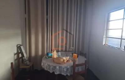 Casa com 3 quartos à venda na avenida bandeirantes, 1640, centro, araraquara, 181 m2 por r$ 250.000