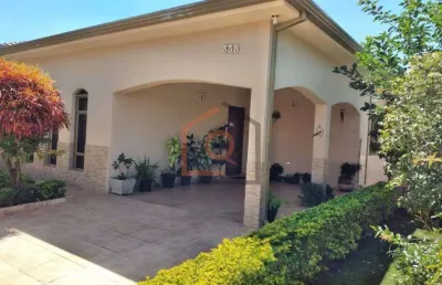 Casa com 3 quartos à venda na avenida doutor milton fonseca, 338, jardim das estações (vila xavier), araraquara, 202 m2 por r$ 499.000