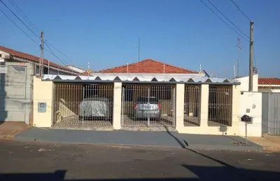 Casa com 2 quartos à venda na rua itália, 3904, centro, araraquara, 210 m2 por r$ 400.000