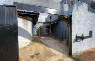 Casa com 2 quartos para alugar na Avenida Paulino Rodella, 607, Parque Laranjeiras, Araraquara