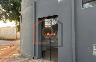 Salao no centro comercial do parque das laranjeiras