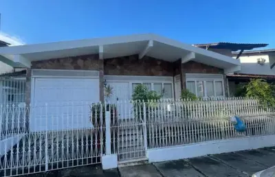 Casa com 3 quartos à venda na Rua Quatorze de Agosto, Boa Vista, Ilhéus