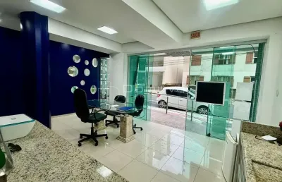 Sala comercial para locação no centro de balneário camboriú.