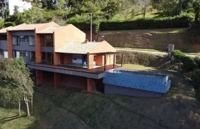 Casa de alto padrão - imóvel para venda tem 528 metros quadrados com 4 quartos - pedra azul - es