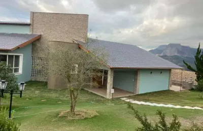Casa de alto padrão - onde o luxo encontra o silêncio