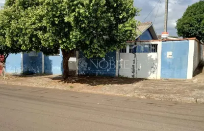 Casa na rua tucumã esquina com a travessa petrópolis