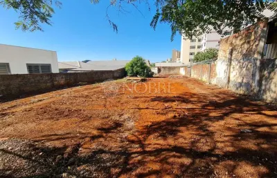 Terreno à venda na Rua Padre Vieira, Zona 07, Maringá