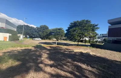 Lindo terreno em jurerê internacional -florianópolis/sc