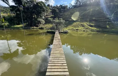 Vende-se belíssimo sítio com 4 dormitórios em águas mornas /sc