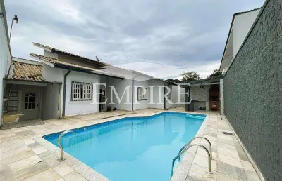 Casa com 3 quartos para alugar no Jardim Rincão, Arujá 