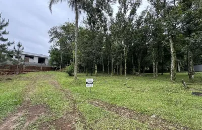 Lote amplo e vizinho do country club no royal country