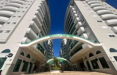 Apartamento semimobiliado no centro – 2 dormitórios, suíte e sacada!
