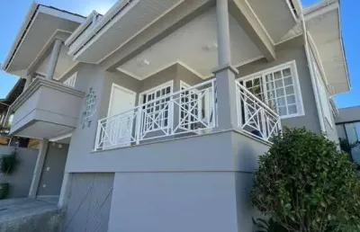 Casa para venda em criciúma, lote seis, 3 dormitórios, 1 suíte, 2 banheiros, 3 vagas