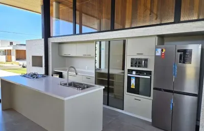 Casa em condomínio para venda em balneário rincão, lagoa dos esteves, 3 dormitórios, 3 suítes, 4 banheiros, 2 vagas