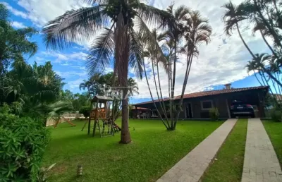 Otima casa avarandada no condominio colinas de piracicaba.