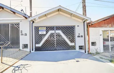 Casa à venda no bairro santa terezinha com três dormitórios