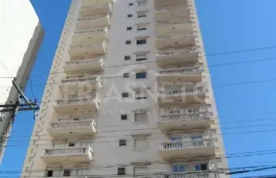 Apartamento no centro da cidade com três dormitórios sendo uma suite