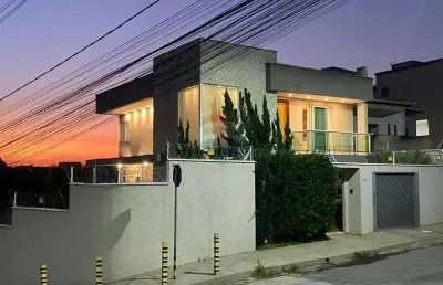 Linda casa de 4 quartos á venda no bairro europa, contagem/mg