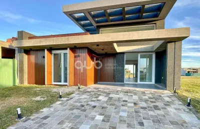 Casa à venda, 4 suítes, 2 vagas, allure beach condo - xangri-lá/rs
