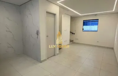 Casa de 89m2 em condomínio fechado com 2 quartos 2 suítes e garagem individual