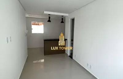 Casa sobrado de condomínio 58m2 c/ 2 quartos 1 suíte e pequeno quintal