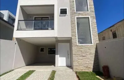 Sobrado com 3 dormitórios à venda, 149 m  com quintal espaço verde.