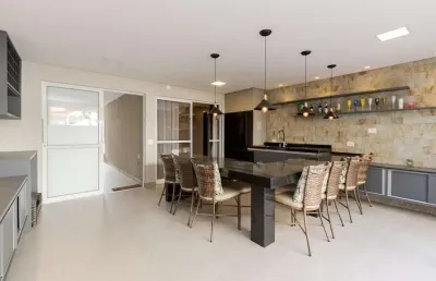 Sobrado à venda, boa vista, curitiba - pr em condominio fechado.