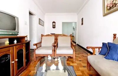 Amplo apartamento no centro com área externa e 118 m²!