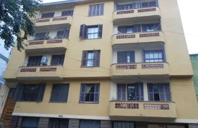Apartamento com 3 quartos para alugar na Rua General Portinho, 355, Centro, Porto Alegre