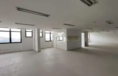 Alugo andar corrido no estoril com 5 vagas de garagem