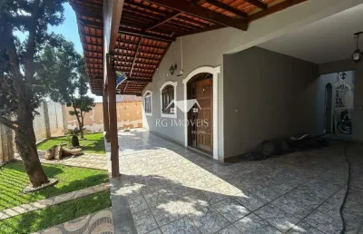 Alugo casa no bairro diamante com 4 quartos, suíte e 6 vagas