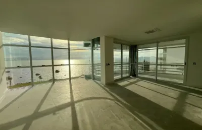 Apartamento de 3 dormitórios à venda na agronômica, em florianópolis.