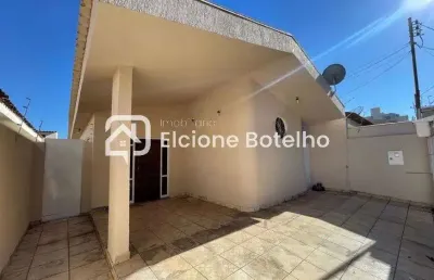 Casa para locação de aprox. 120 m², com 3 quartos, 1 suíte, no bairro saraiva - uberlândia - mg