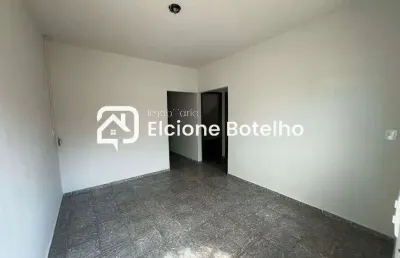 Casa para locação de aprox. 60 m², com 2 quartos, no bairro nossa srª das graças - uberlândia - mg