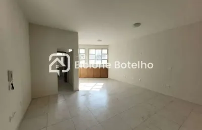 Sala para locação de aprox. 40 m², banheiro, no bairro daniel fonseca - uberlândia - mg