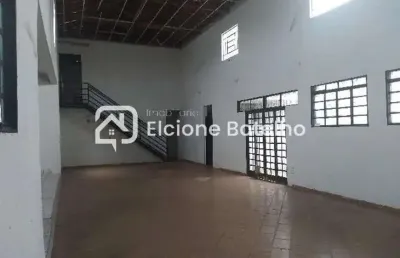 Cômodo comercial para locação de aprox. 180 m², no bairro segismundo pereira - uberlândia - mg