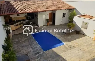 Casa para locação de aprox. 229 m², com 3 quartos, no bairro cidade jardim - uberlândia - mg