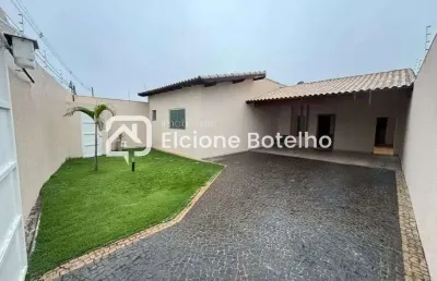 Casa para locação de aprox. 190 m², com 4 quartos, no bairro alto umuarama - uberlândia - mg