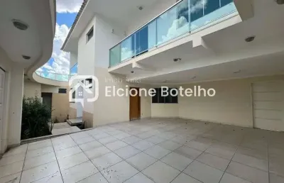Casa sobrado para locação de aprox. 435 m², com 4 quartos, no daniel fonseca - uberlândia - mg