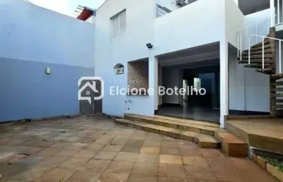 Casa para aluguel locação de aprox. 365 m², com 5 quartos, no bairro nossa srª aparecida, uberlândi