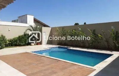 Casa sobrado para locação de aprox. 347 m², com 3 quartos, no jardim karaíba - uberlândia - mg