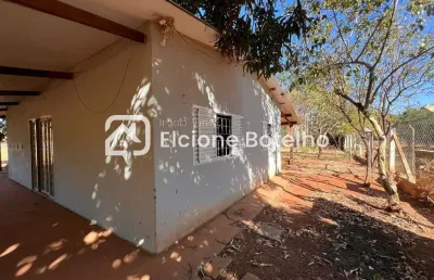 Chácara para locação de aprox. 150 m², com 2 quartos, no bairro jockey camping - uberlândia - mg